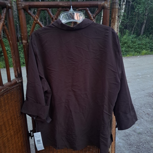 First Issue a Liz Claiborne company New Shirt size 2💐🏵🌼🌻 - Picture 8 of 8